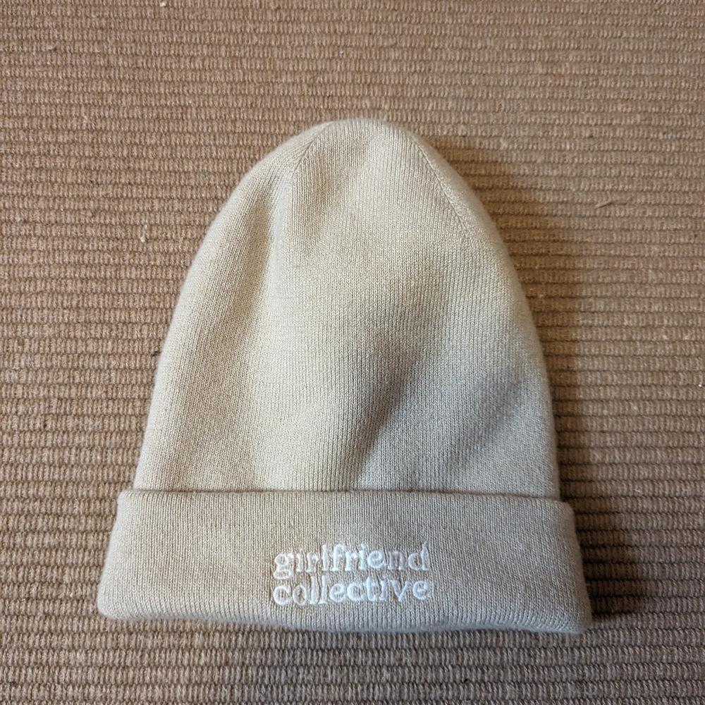 Cream beanie Girlfriend Collective